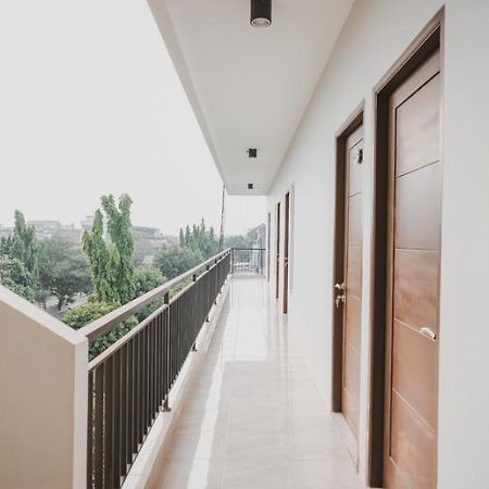 Reddoorz Near Taman Palem Hotel Jakarta Exterior foto