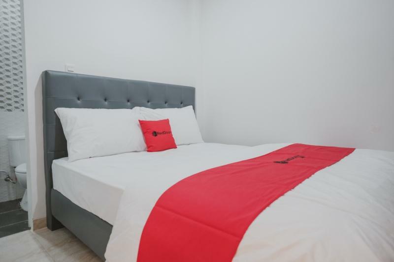 Reddoorz Near Taman Palem Hotel Jakarta Exterior foto